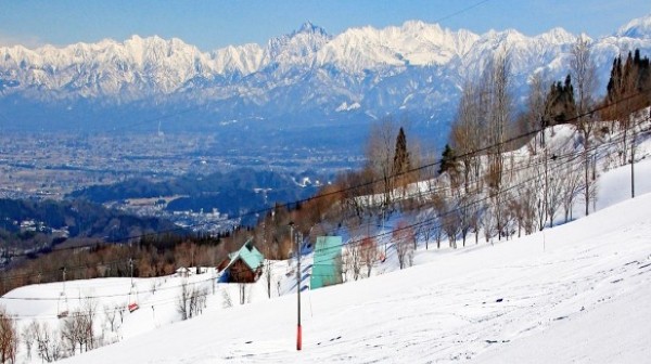 写真：牛岳温泉スキー場　リフト1日 ペア利用券